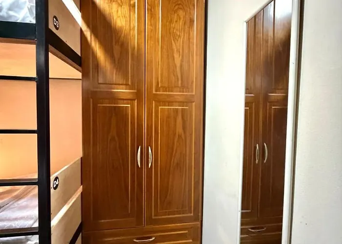 אכסניה Pmg טיראנה